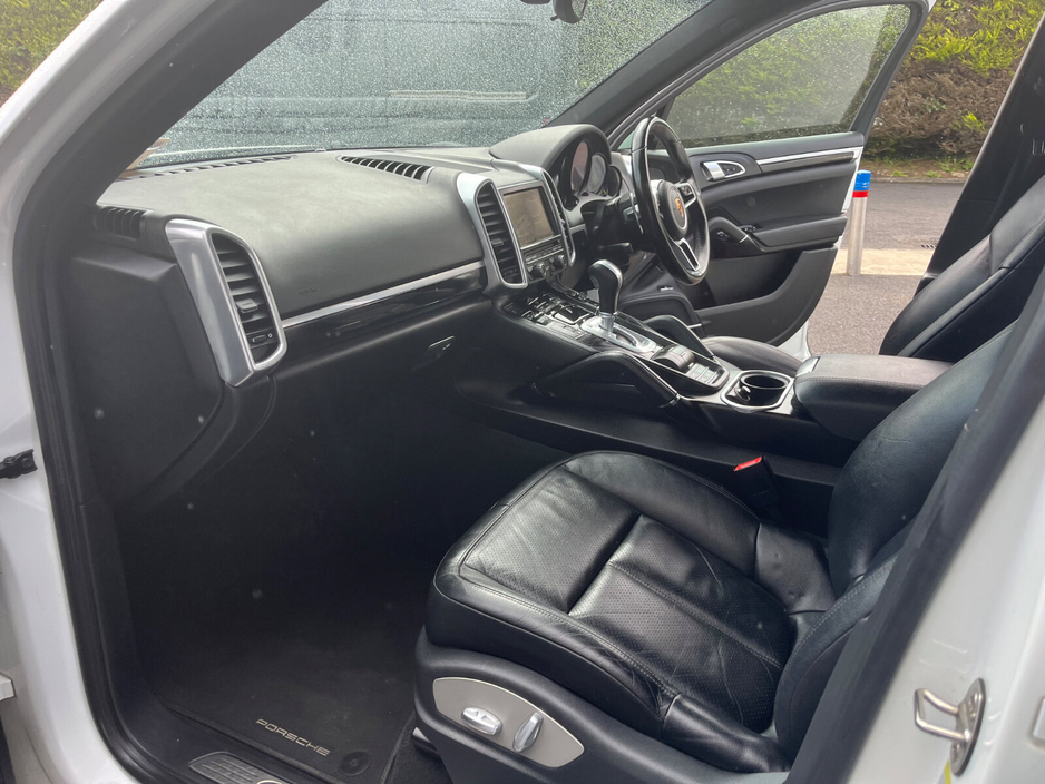 2016 Porsche Cayenne 3L Petrol Hybrid For Sale Images
