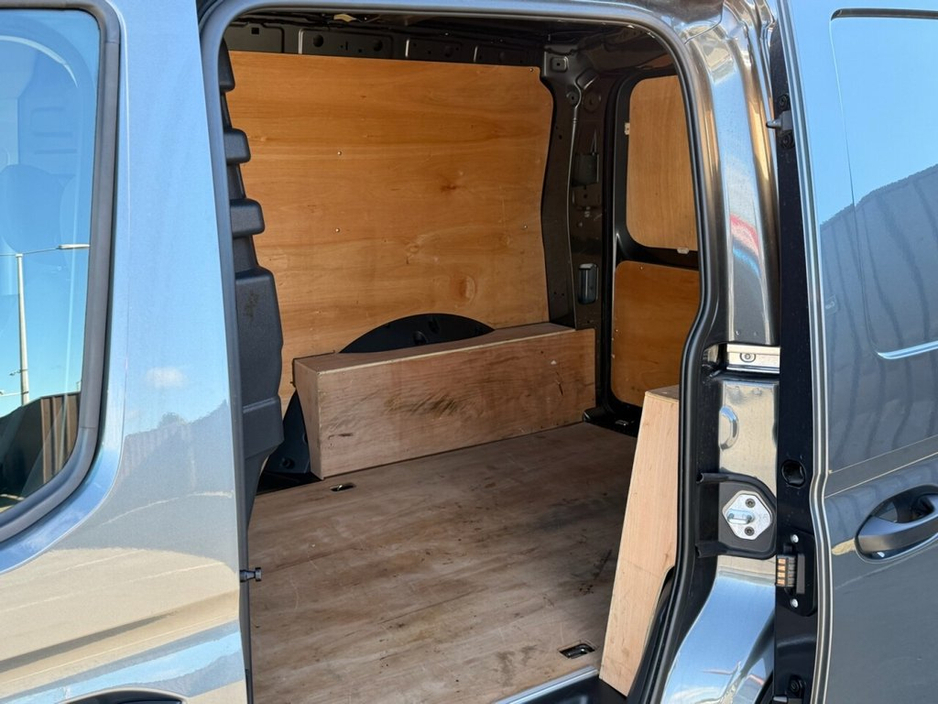 2025 Volkswagen Caddy 2L Diesel For Sale Images