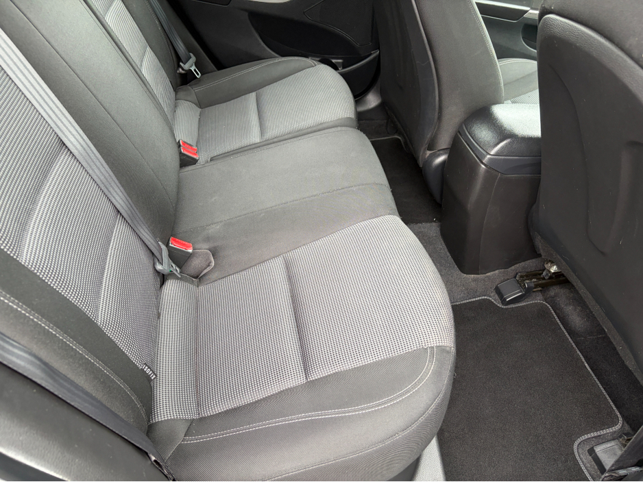 2013 Hyundai i30 1.4L Petrol For Sale Images
