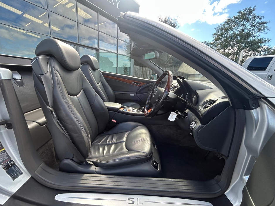 2004 Mercedes-Benz SL Class 5.1L Petrol For Sale Images