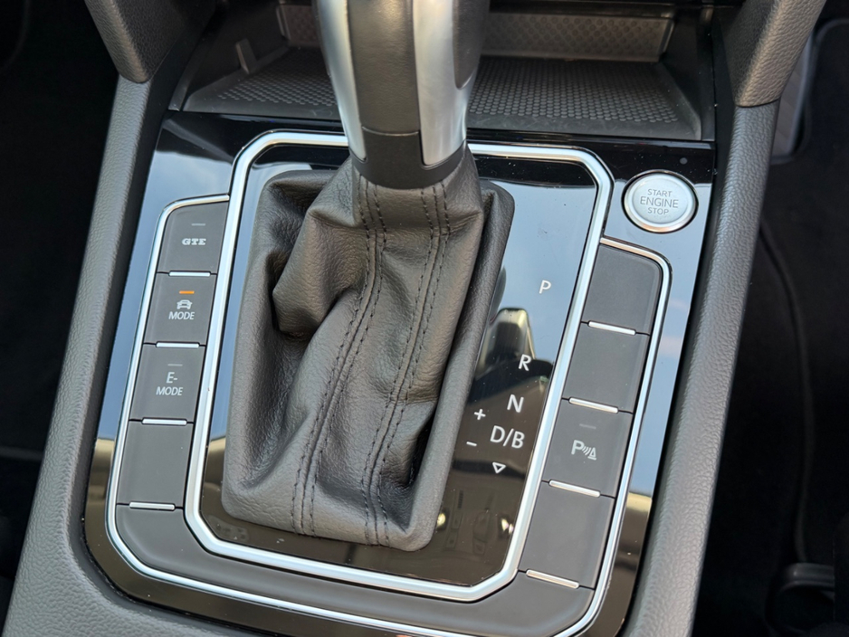 2022 Volkswagen Passat 1.4L Hybrid For Sale Images