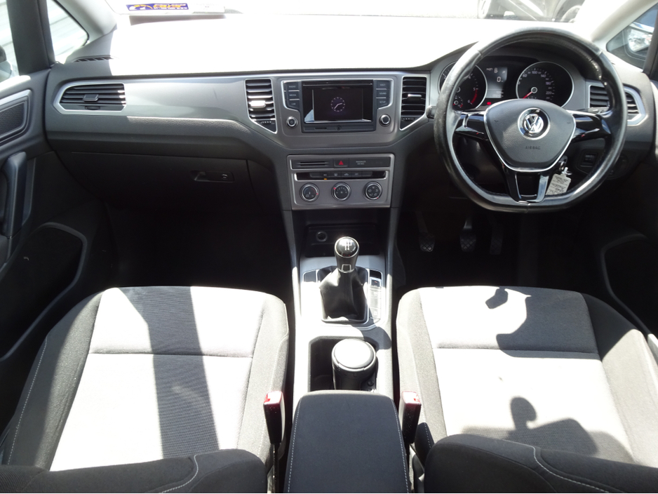 2015 Volkswagen Golf SV 1.6L Diesel For Sale Images