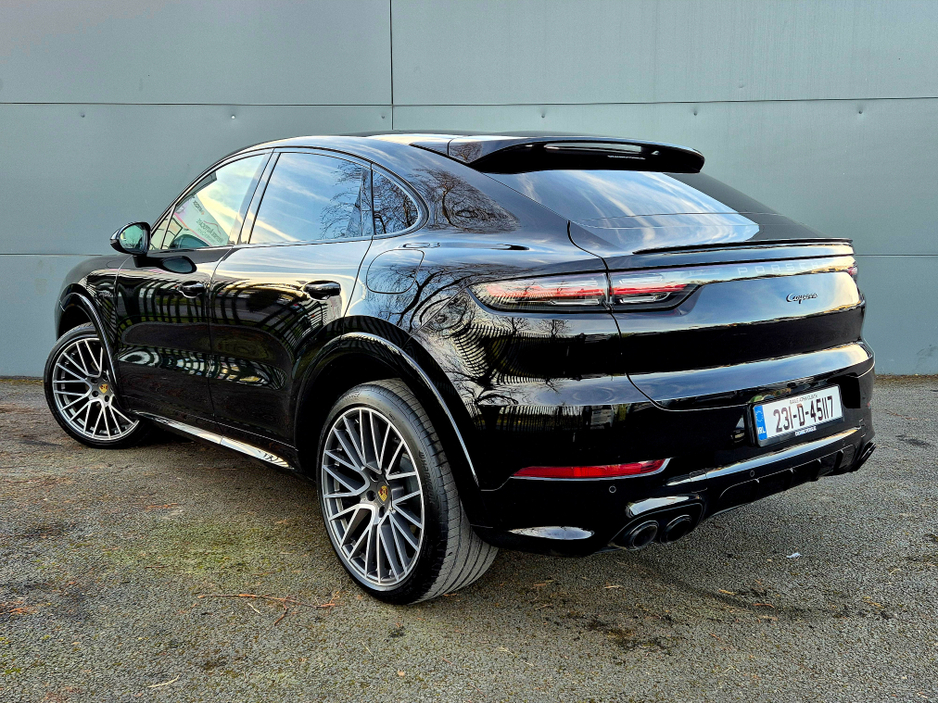 2023 Porsche Cayenne 3.0L Petrol Plug-in Hybrid For Sale Images