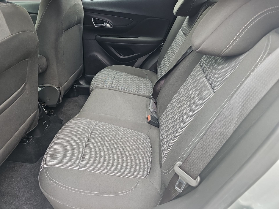Opel Mokka SC 1.6 CDTI ** TINY MILEAGE IRISH CAR ** 2 KEYS ** BEST AVAILABLE ** — thumbnail 14