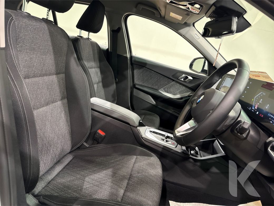 BMW 1 Series 120 NEW MODEL - 1.5 HYBRID AUTOMATIC - FACTORY ALLOYS - DIGITAL DASH - REVERSE/ FRONT CAMERA - ELECTRIC SEATS — thumbnail 16
