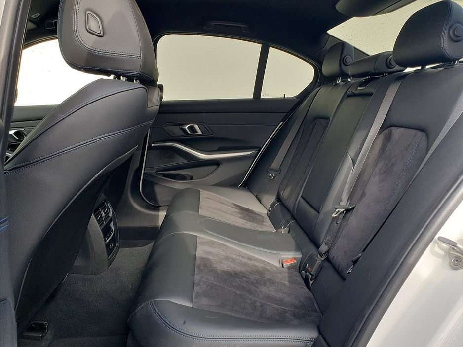 BMW 3 Series 320d M Sport — thumbnail 22