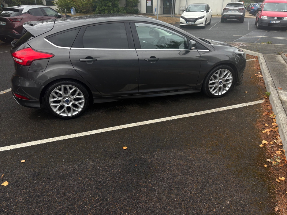 Ford Focus 1.0T ZETEC S ECOBOOST 12 — thumbnail 6