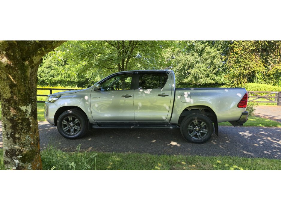 2023 Toyota Hilux 2.4L Diesel For Sale Images