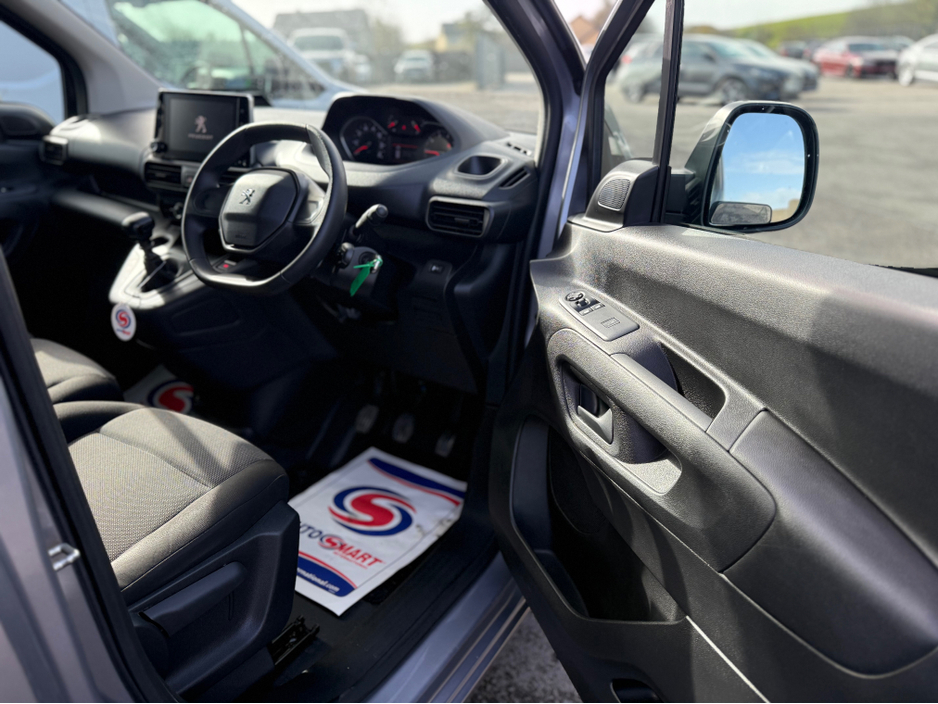 2023 Peugeot Partner 1.5L Diesel For Sale Images