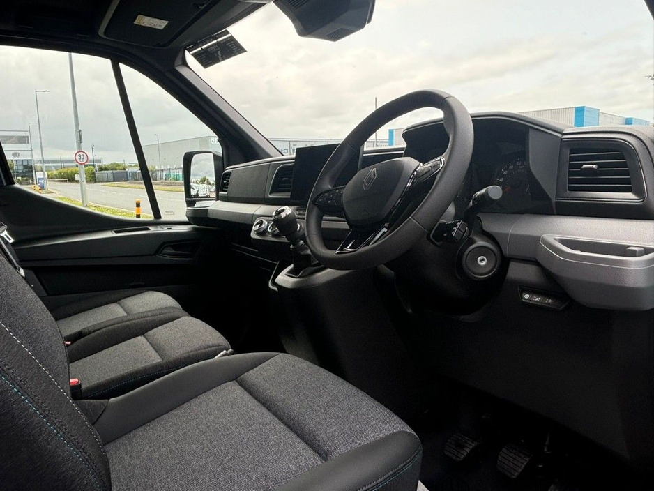 2025 Renault Master 2L Diesel For Sale Images