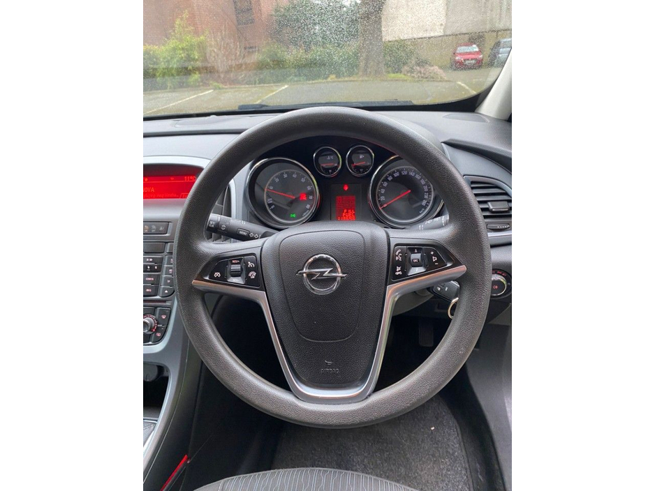 Opel Astra 1.4 Sport Hatchback Petrol Manual (120bhp) — thumbnail 6