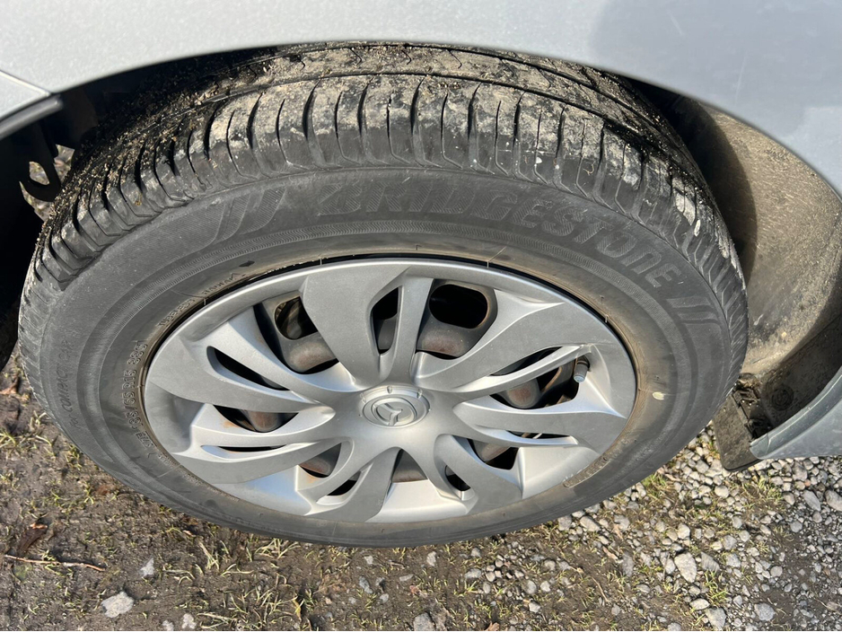 Mazda Demio — thumbnail 9