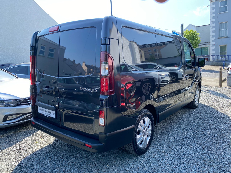 2022 Renault Trafic 2L Diesel For Sale Images