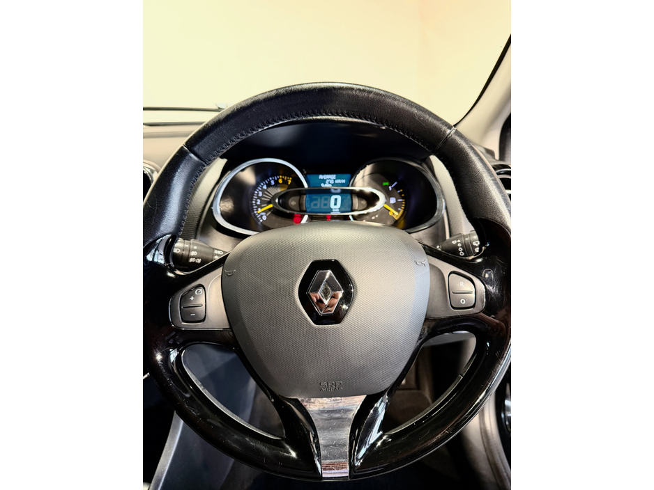 Renault Clio IV DYNAMIQUE 1.2 PET 7 4DR PETROL — thumbnail 11