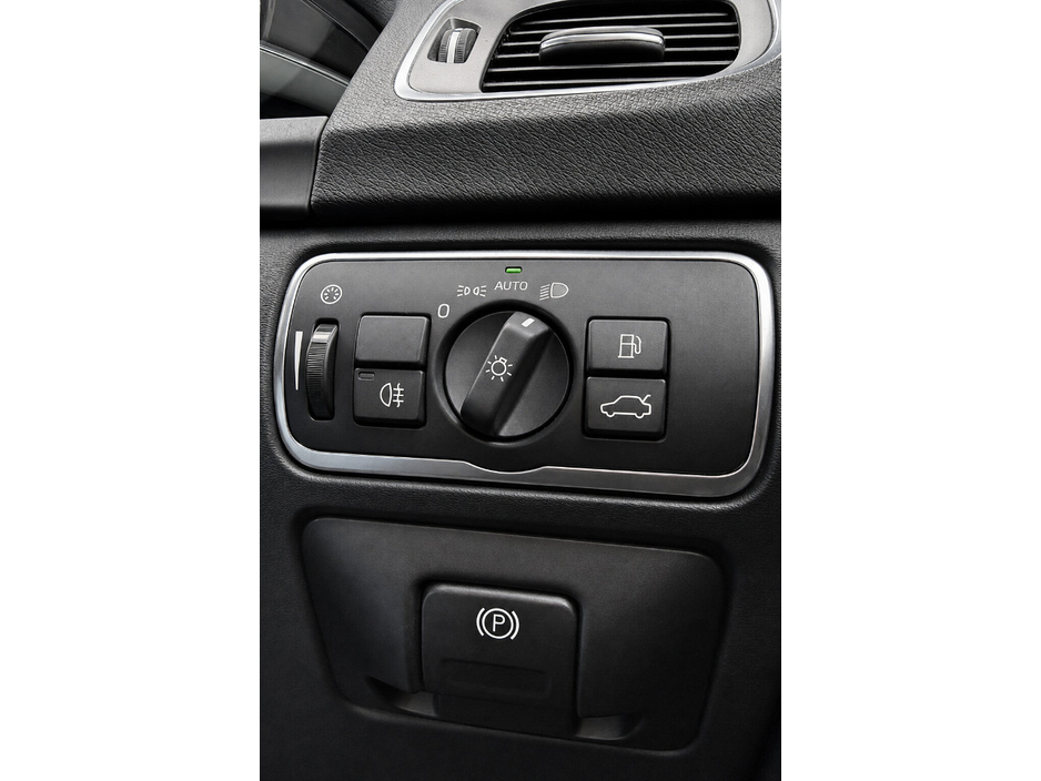 2016 Volvo V60 2L Diesel For Sale Images
