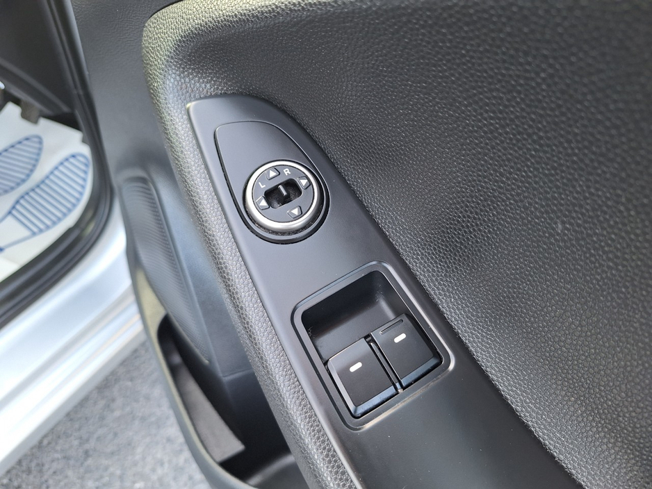 Hyundai i20 ACTIVE PETROL CLASSIC 5DR — thumbnail 13