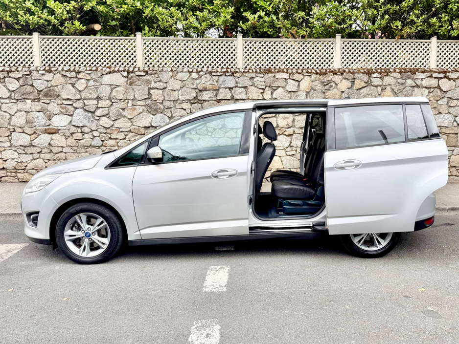 Ford C-Max C MAX!!7 SEATER!!ONLY 64K MLS!! — thumbnail 6