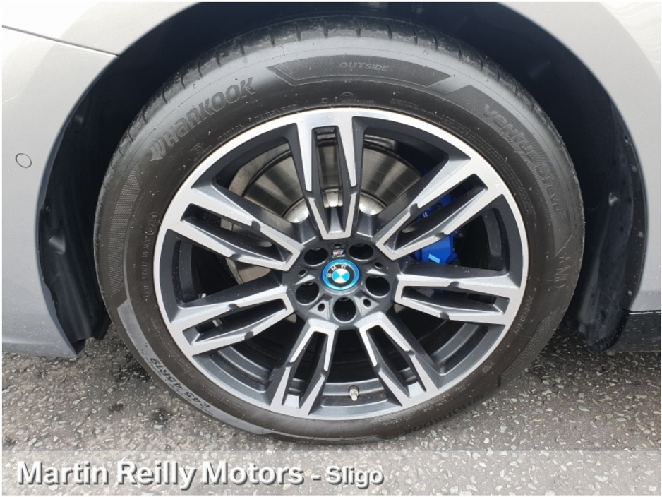 2025 BMW 5 Series 2.0L Petrol Plug-in Hybrid For Sale Images