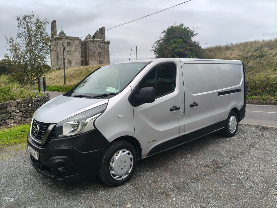 2017 Nissan NV300