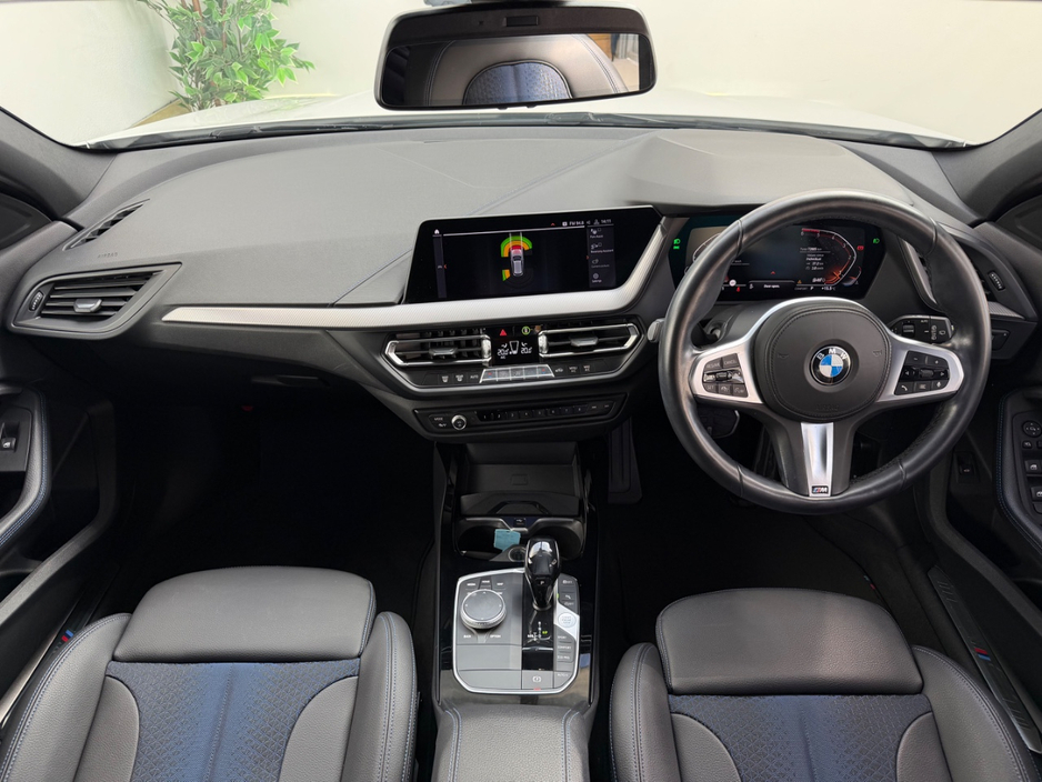 BMW 1 Series 118D M-SPORT M-PERFORMANCE PLUS 150 BHP DIESEL AUTOMATIC // APPLE CARPLAY // LED MATRIX LIGHTING // VIRTUAL DASH // ELECTRIC HALF LEATHER // PARK ASSIST W/REVERSING CAMERA // AA APPROVED DEALER 2026 — thumbnail 31