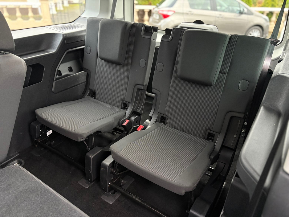 2022 Volkswagen Caddy Maxi Life 2L Diesel For Sale Images