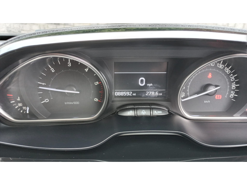 Peugeot 2008 F/L ALLURE 1.6 BLUE HDI 1 100 4DR — thumbnail 12