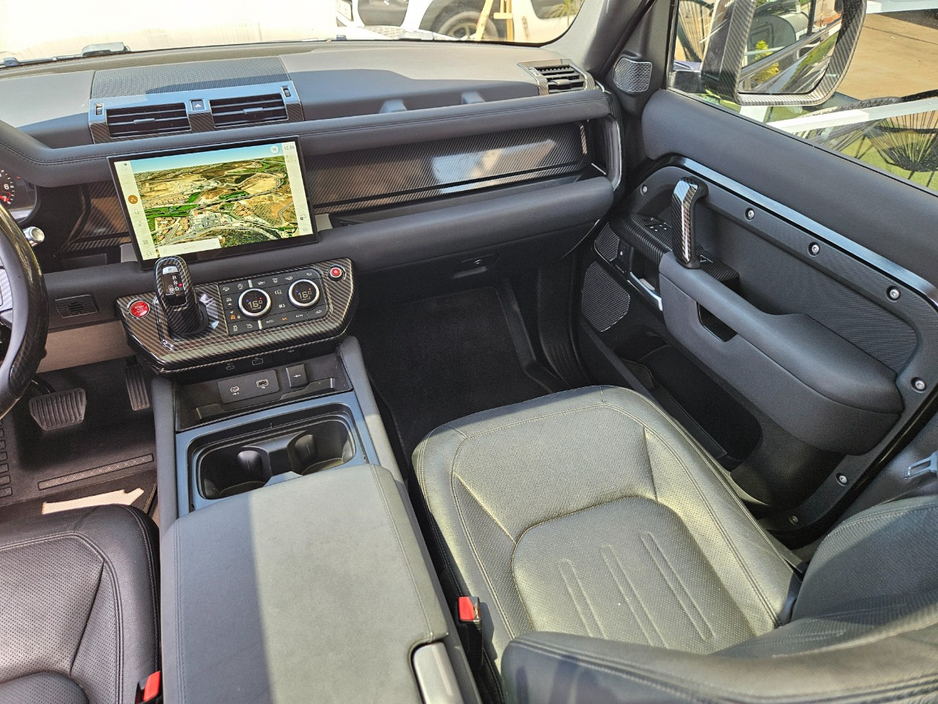 2022 Land Rover Defender 3L Petrol Hybrid For Sale Images