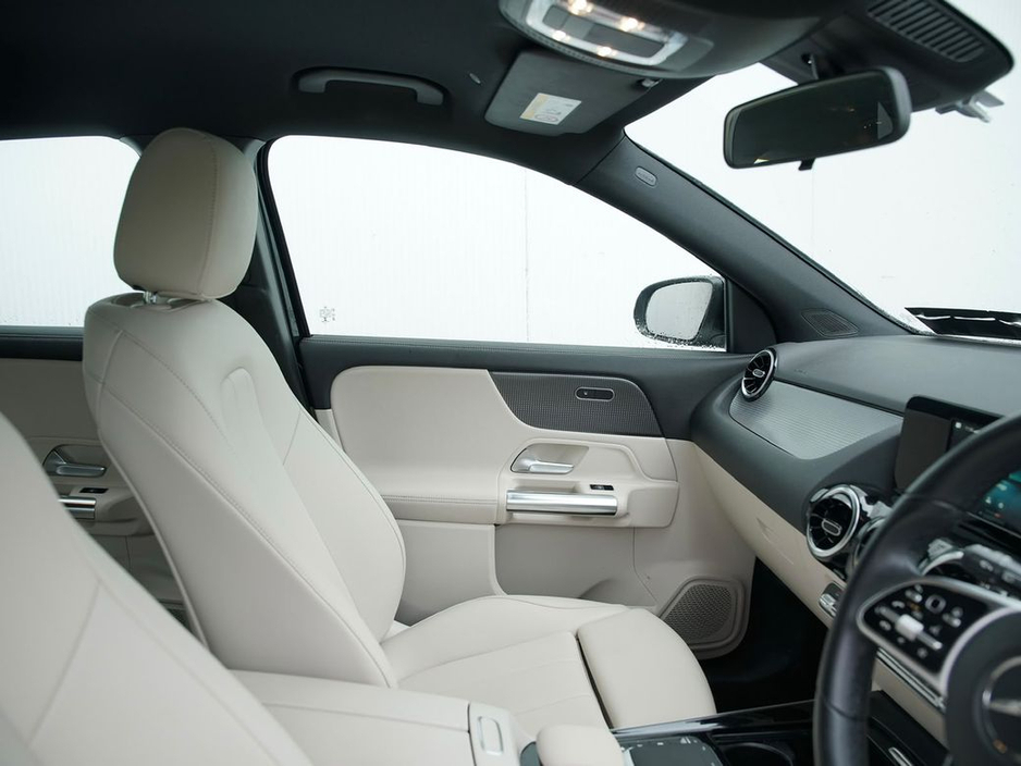 Mercedes-Benz GLA Class D 5DR Auto — thumbnail 21