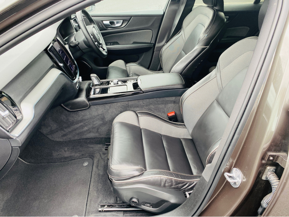 2022 Volvo V60 2L Petrol Plug-in Hybrid For Sale Images