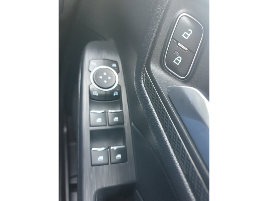 FORD Kuga ID:3447849