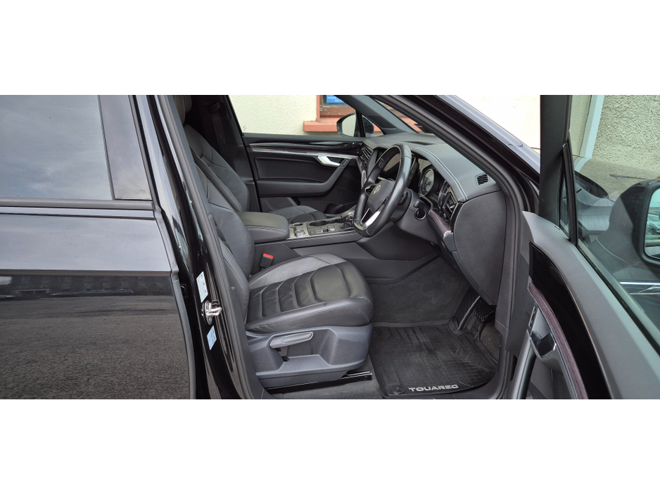 2023 Volkswagen Touareg 3L Diesel For Sale Images