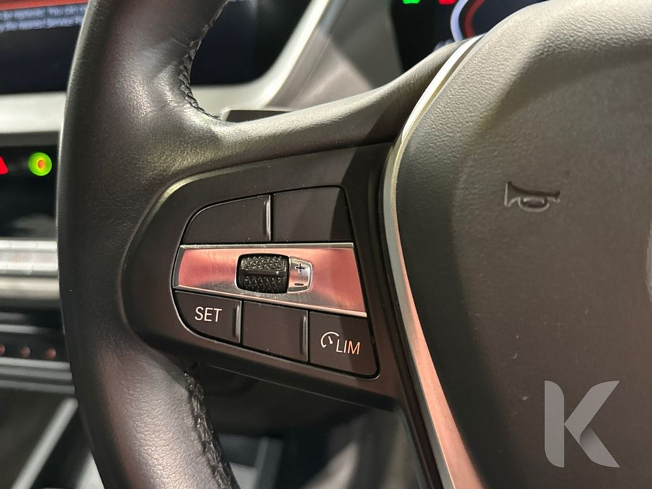 BMW 1 Series 1.5 AUTOMATIC - ALLOY WHEELS - CRUISE CONTROL - DRIVING ASSIST - ELECTRIC SEATS - REAR CAMERA - MULTI FUNCTION STEERING WHEEL — thumbnail 17