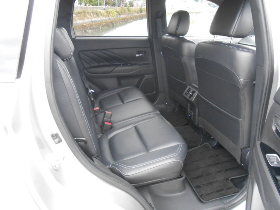 2019 Mitsubishi Outlander 2.4L Petrol Plug-in Hybrid For Sale Images