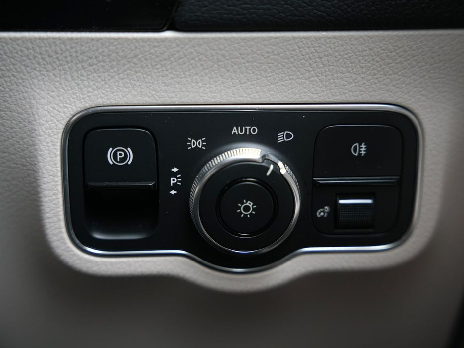 Mercedes-Benz GLA Class D 5DR Auto — thumbnail 19