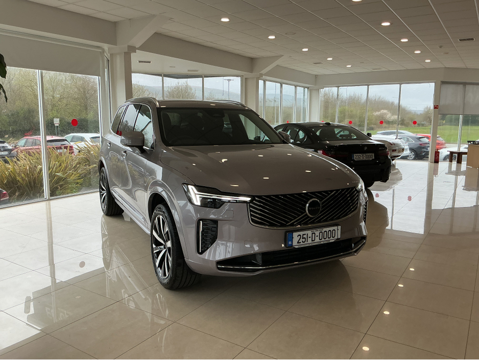 2025 Volvo XC90 2L Hybrid For Sale Images