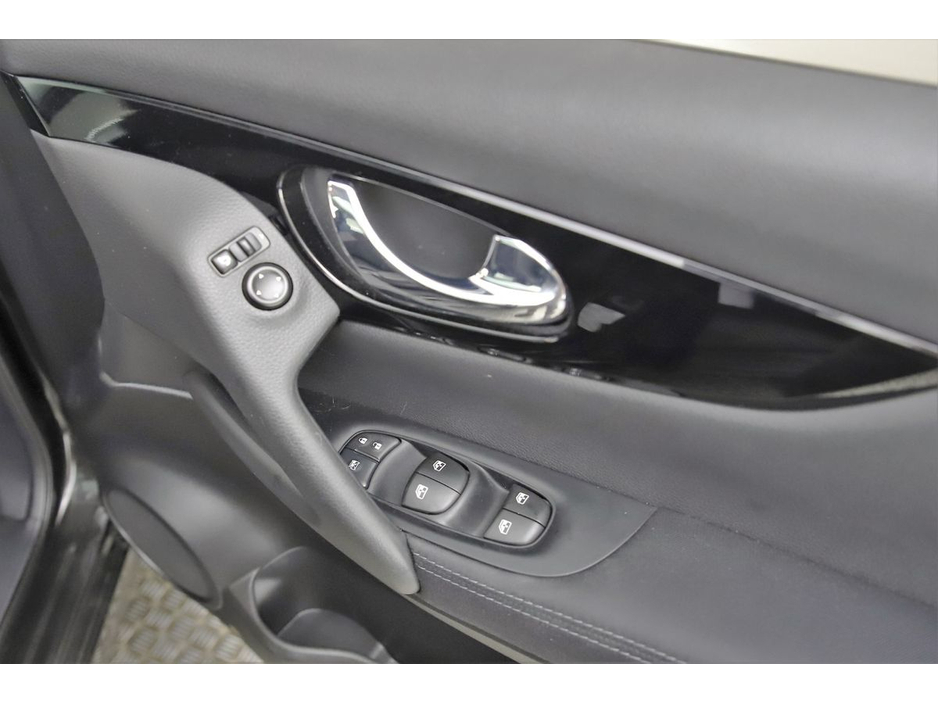 Nissan Qashqai 1.5 DSL SE 6SPD *PANORAMIC ROOF*SAT NAV*REVERSE CAM* — thumbnail 24