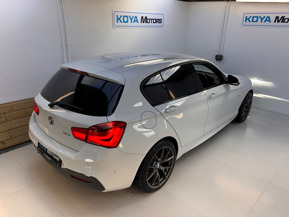 BMW 1 Series 118D 2.0 DIESEL M-SPORT PRO PLUS M-PERFORMANCE AUTOMATIC // M3 CS ALLOY PACKAGE INCLUDED // ALPINE WHITE METALLIC // LED MATRIX LIGHTING // LANE DEPARTURE ASSIST // PRO MEDIA PACK // CRUISE CONTROL — thumbnail 12