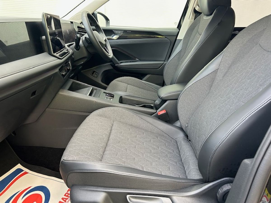 2025 Volkswagen Tiguan 1.5L Petrol Hybrid For Sale Images