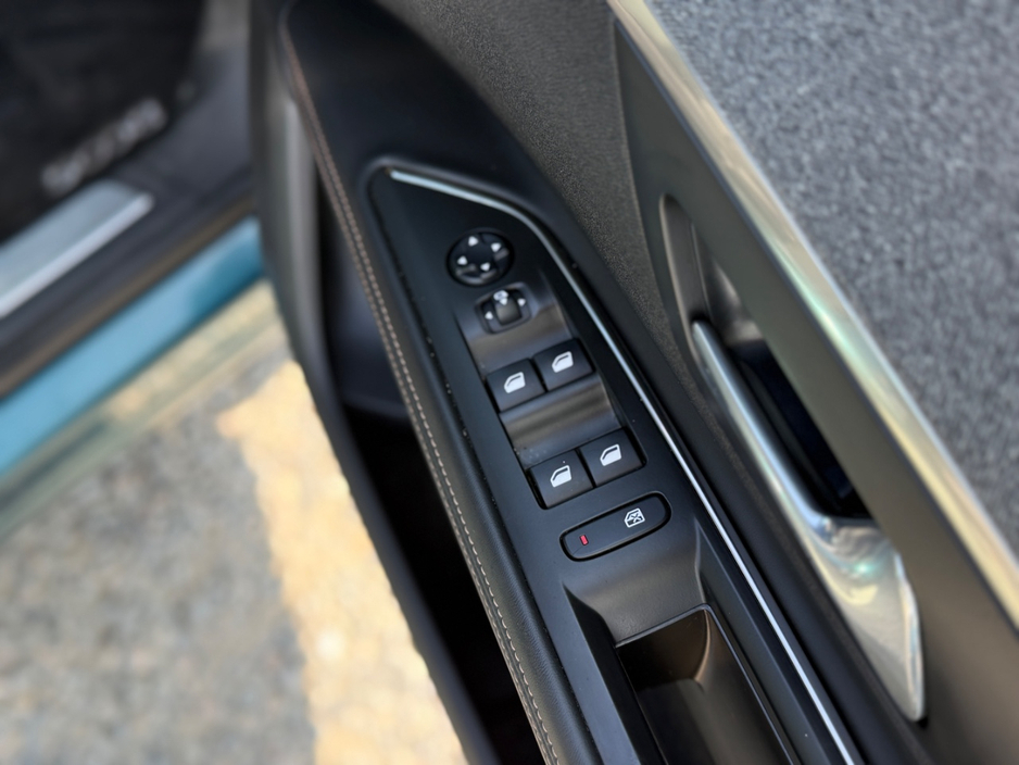 2018 Peugeot 5008 1.6L Diesel For Sale Images