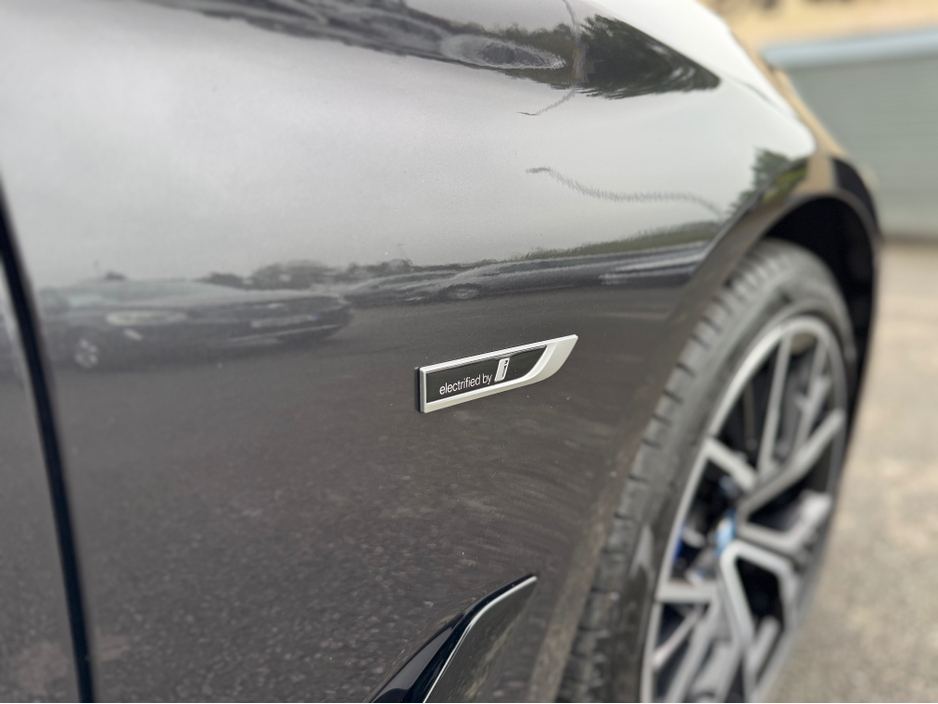 2023 BMW 5 Series 2.0L Petrol Plug-in Hybrid For Sale Images