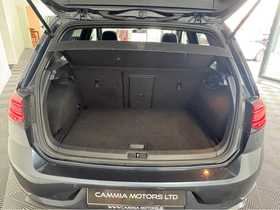 2019 Volkswagen Golf 2L Petrol For Sale Images