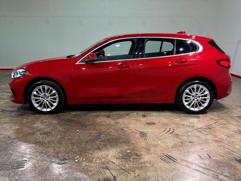 BMW 1 Series 1.5 AUTOMATIC - ELECTRIC TAILGATE - MULTI FUNCTION STEERING WHEEL - CRUISE CONTROL - REVERSE CAMERA - ELECTRIC SEATS — thumbnail 6