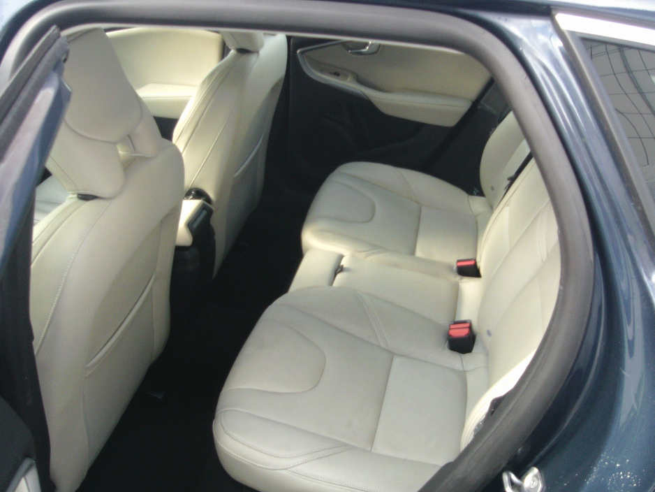 2014 Volvo V40 1.6L Diesel For Sale Images