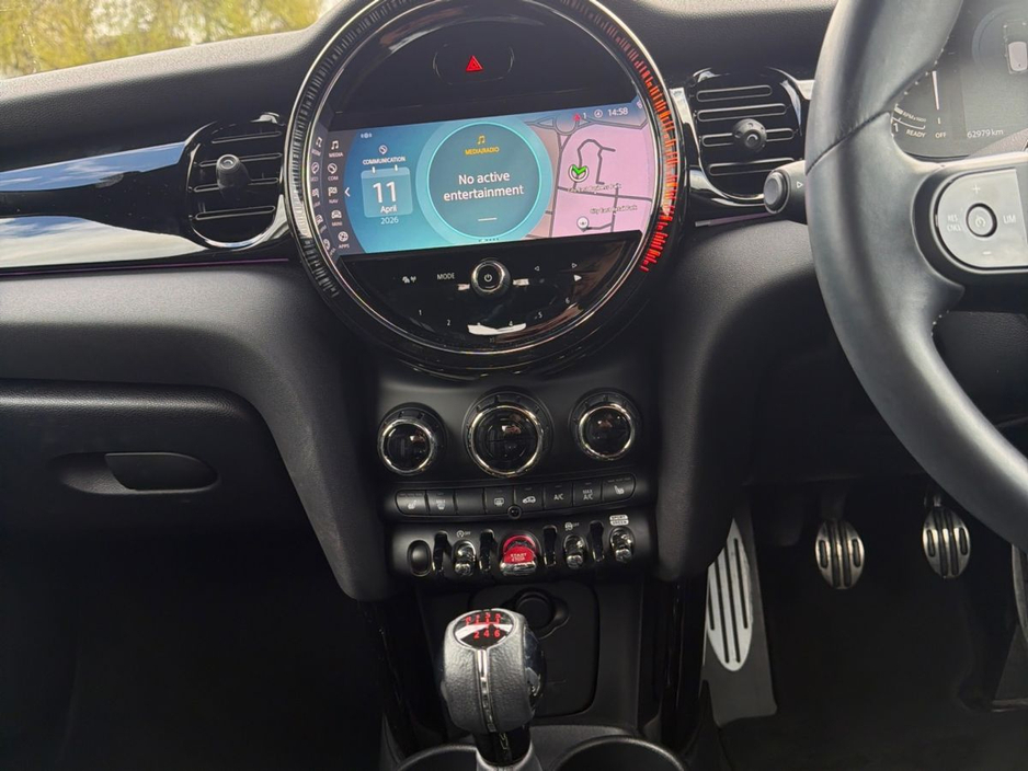 2021 MINI Hatch 2L Petrol For Sale Images