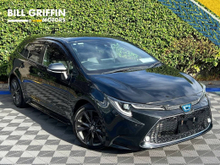 Toyota Corolla TOURING WXB 1.8 HYBRID AUTO // HALF LEATHER HEATED SEATS // APPLE CARPLAY/ANDROID AUTO // REVERSE CAMERA