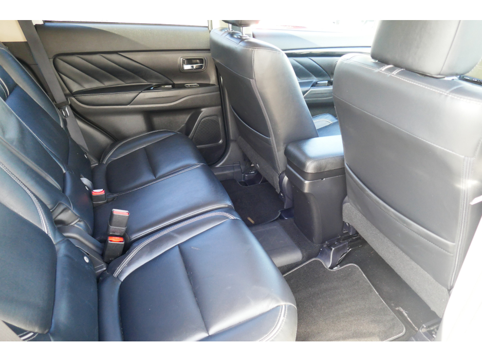 2017 Mitsubishi Outlander 2L Petrol Hybrid For Sale Images