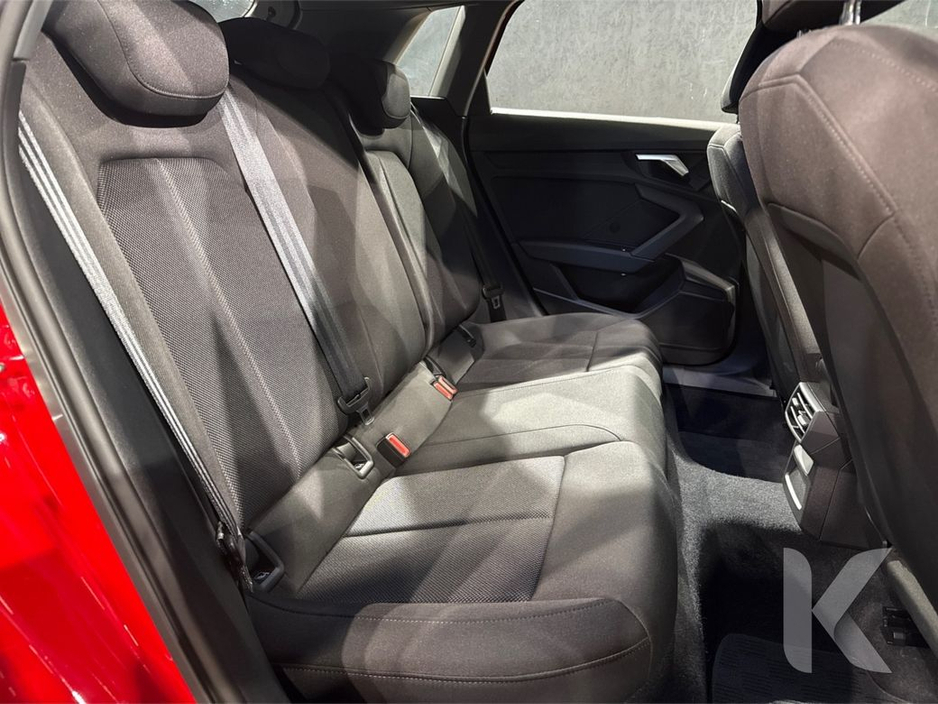 Audi A3 1.0 AUTOMATIC - FACTORY ALLOYS - DIGITAL SPEEDO - CRUISE CONTROL - MULTI FUNCTION STEERING WHEEL - CRUISE CONTROL - HEATED SEATS — thumbnail 13