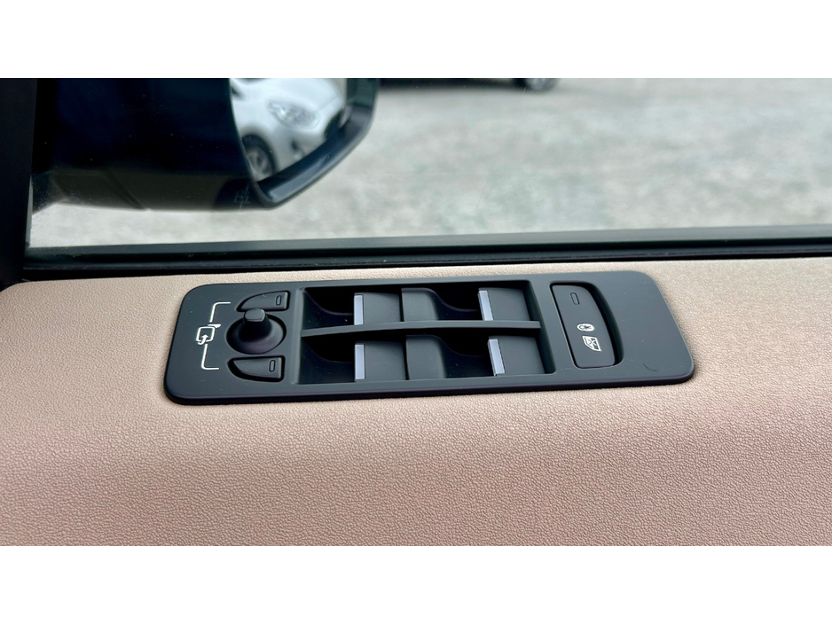 2018 Land Rover Discovery 2L Diesel For Sale Images