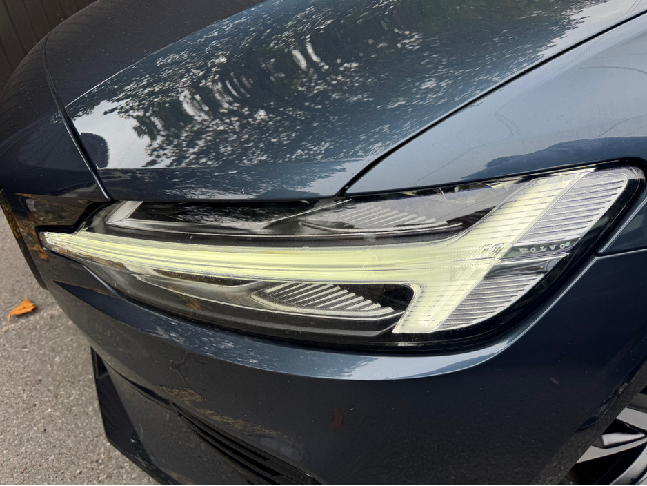 2021 Volvo V60 2L Petrol Plug-in Hybrid For Sale Images