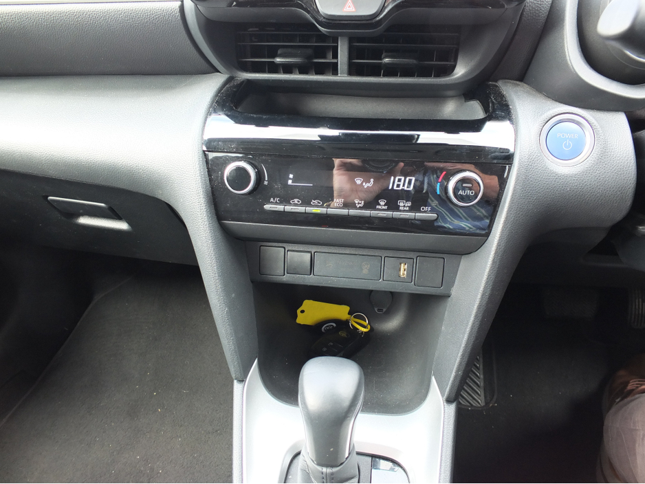 2023 Toyota Yaris Cross 1.5L Petrol Hybrid For Sale Images